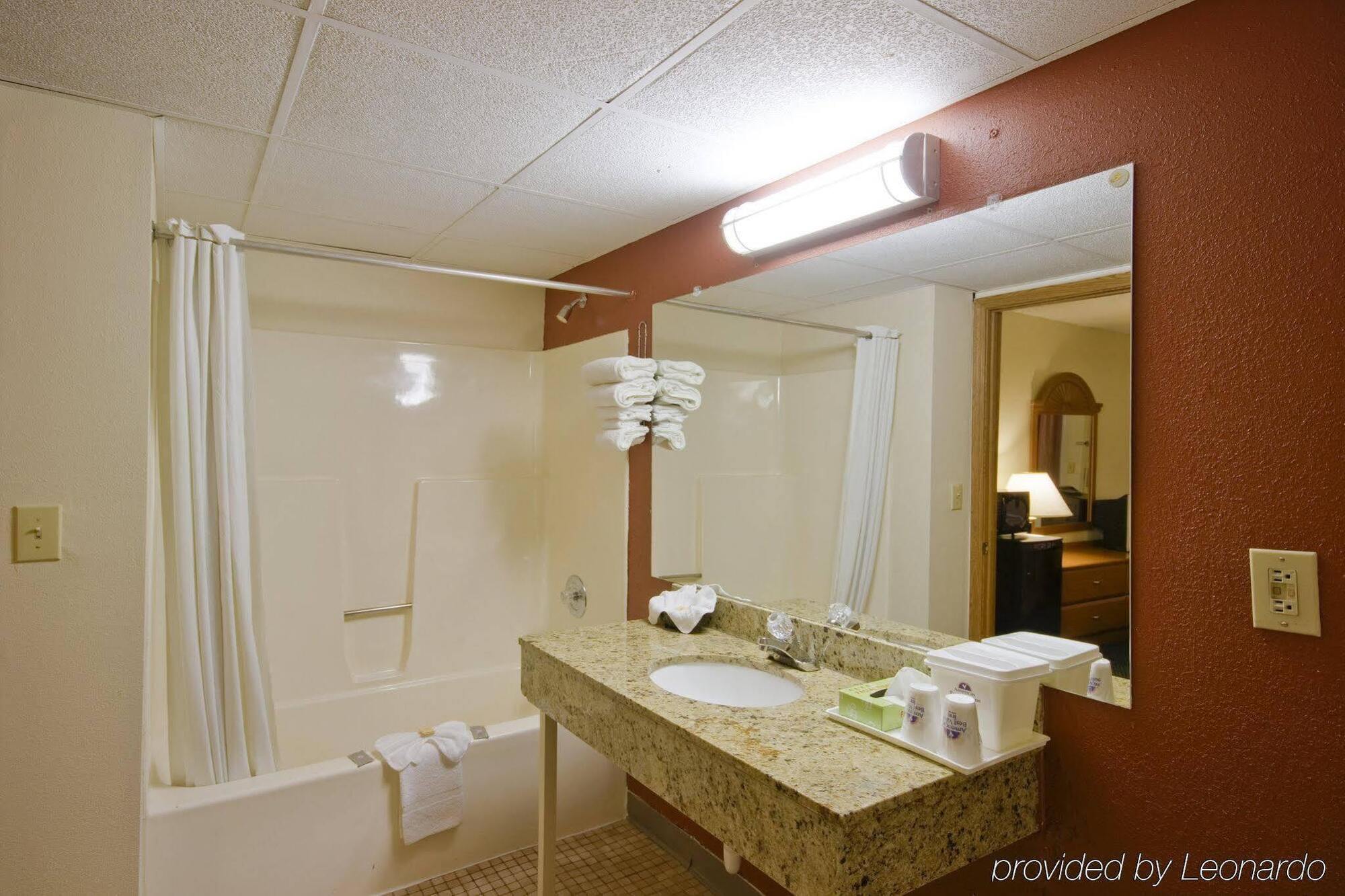 Oyo Hotel Tulsa International Airport Esterno foto